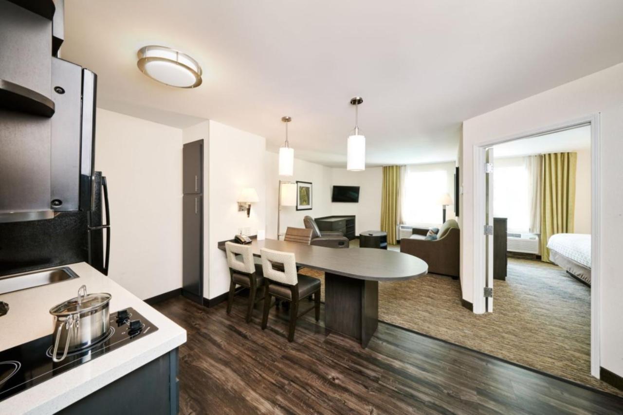 Candlewood Suites Pueblo By Ihg Buitenkant foto