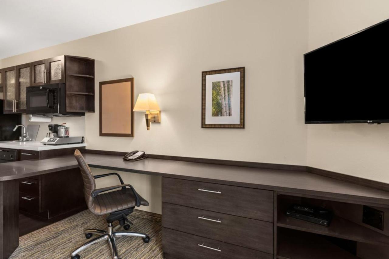 Candlewood Suites Pueblo By Ihg Buitenkant foto