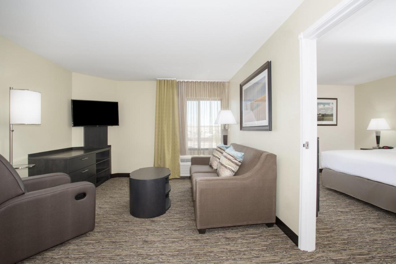Candlewood Suites Pueblo By Ihg Buitenkant foto